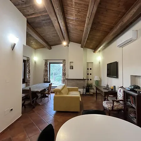 בית נופש Holiday House Colle Del Mondo
